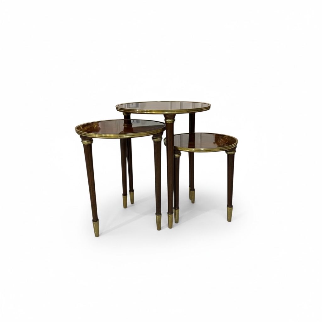 طقم ترابيزات جانبية كلاسيك متداخلة بلمسة أنيقة