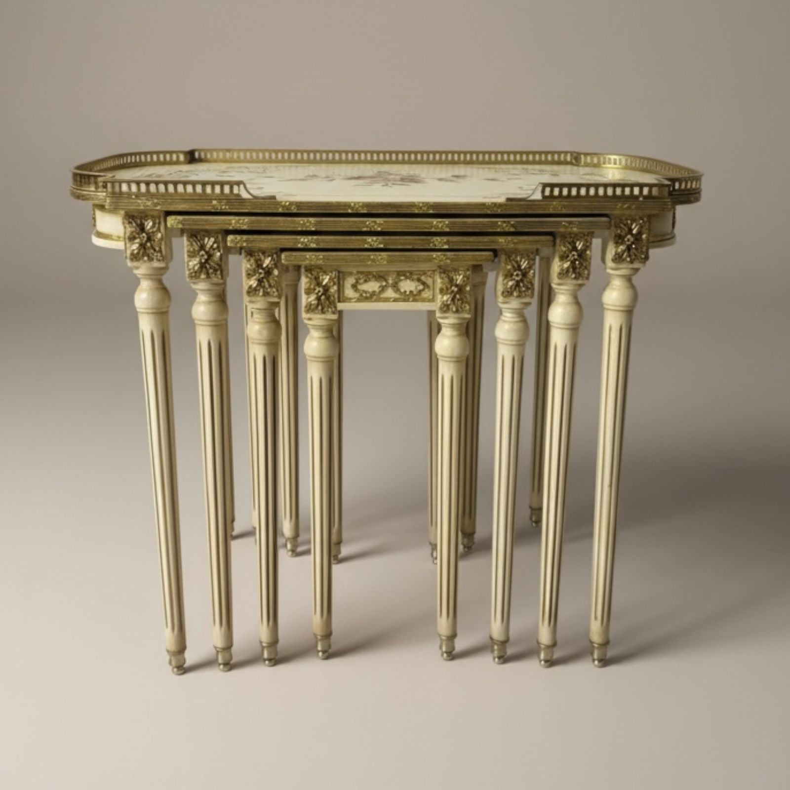 طقم ترابيزات رباعي طراز فرنسي أنتيك باللون الاوف وايت بتطعيمات نحاس