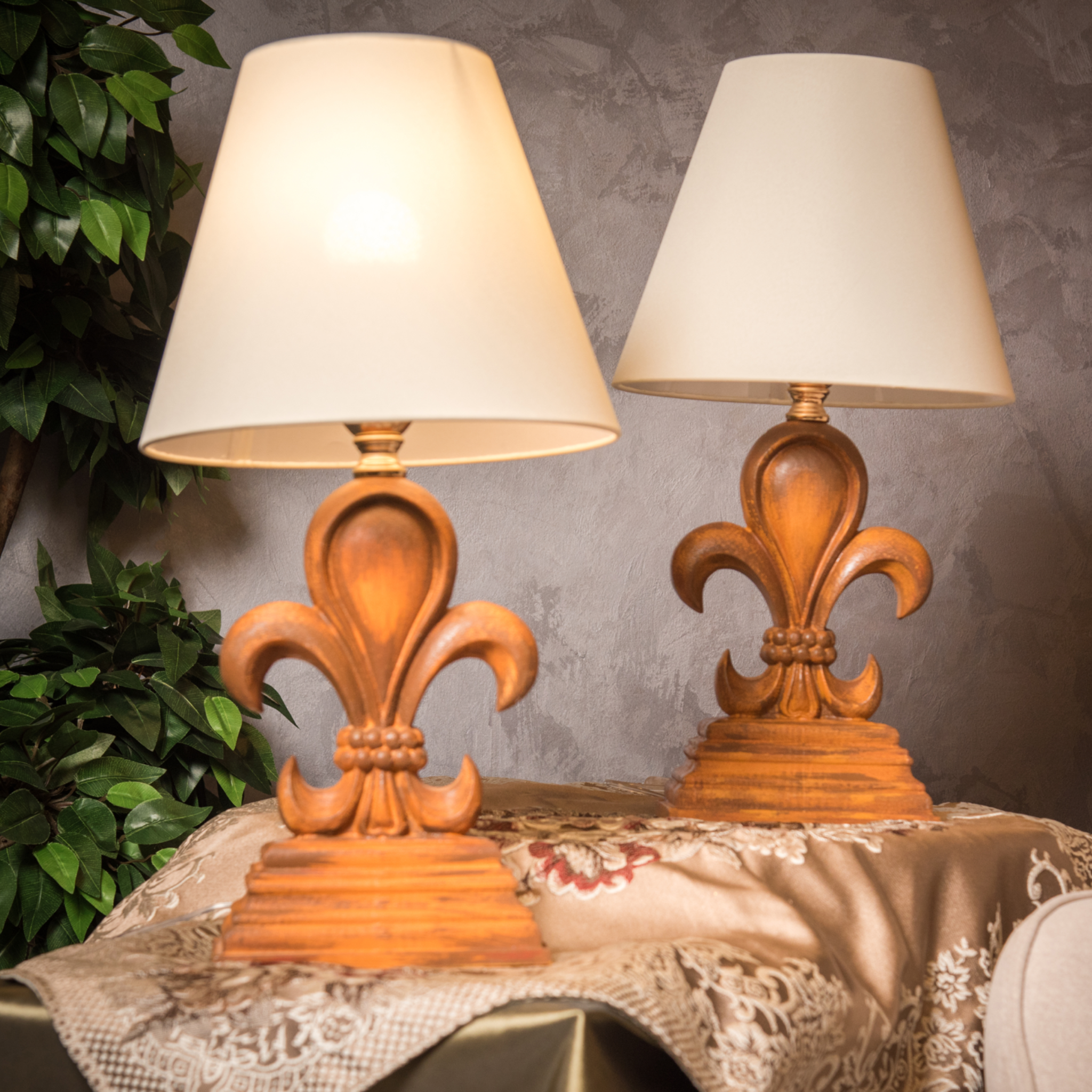 Royal table lamp