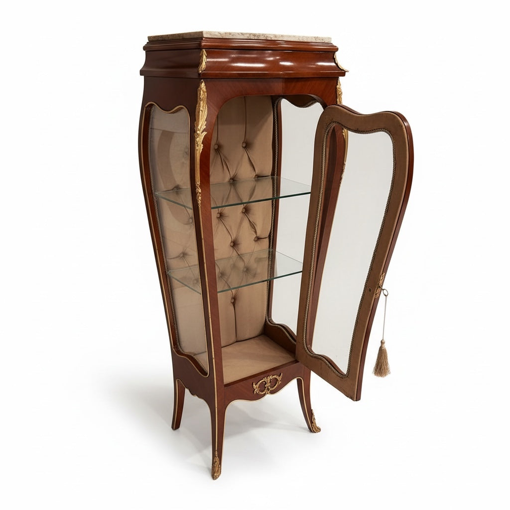 فاترينة مطعمة بالنحاس