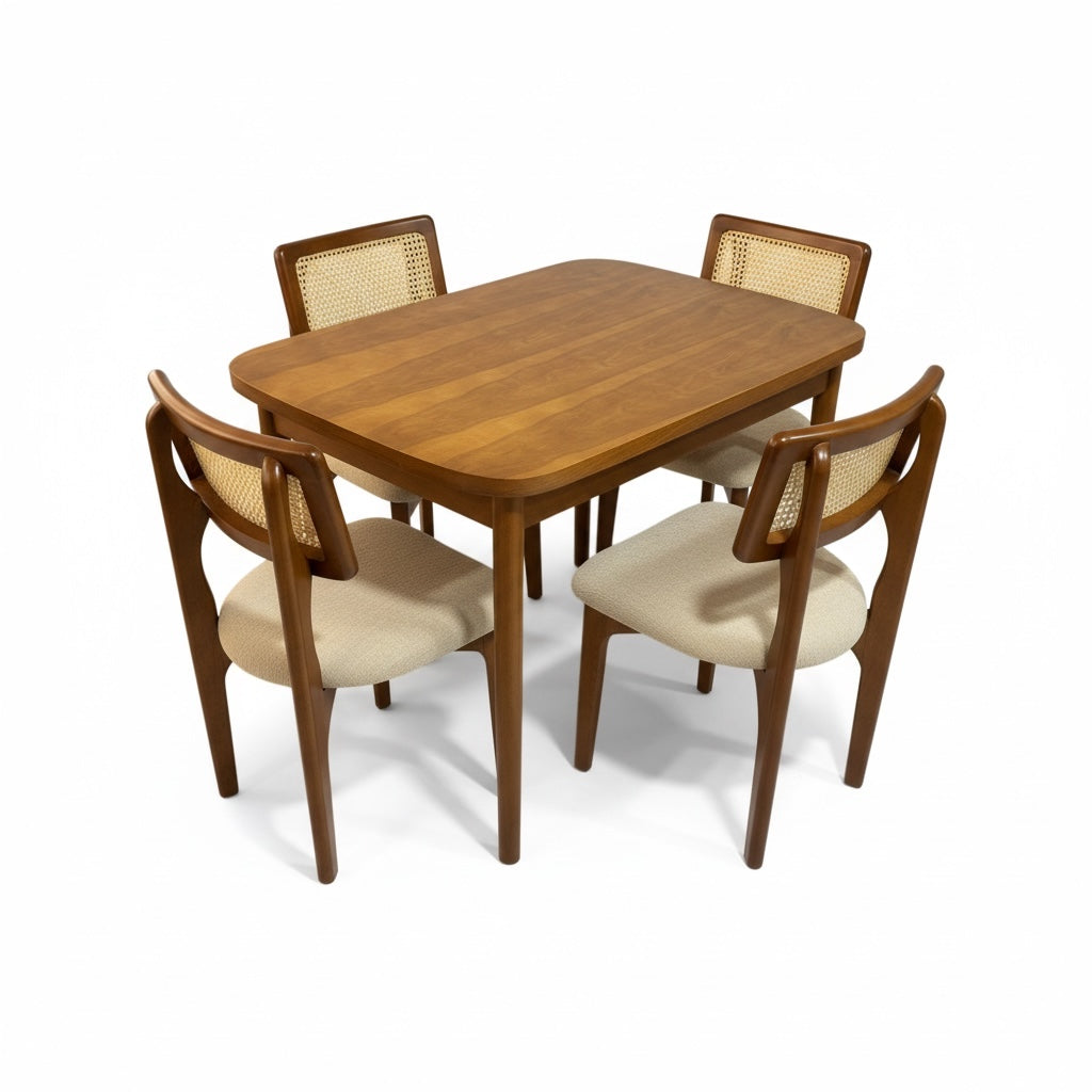 سفرة 4 كراسي بظهر خشبي مقوس