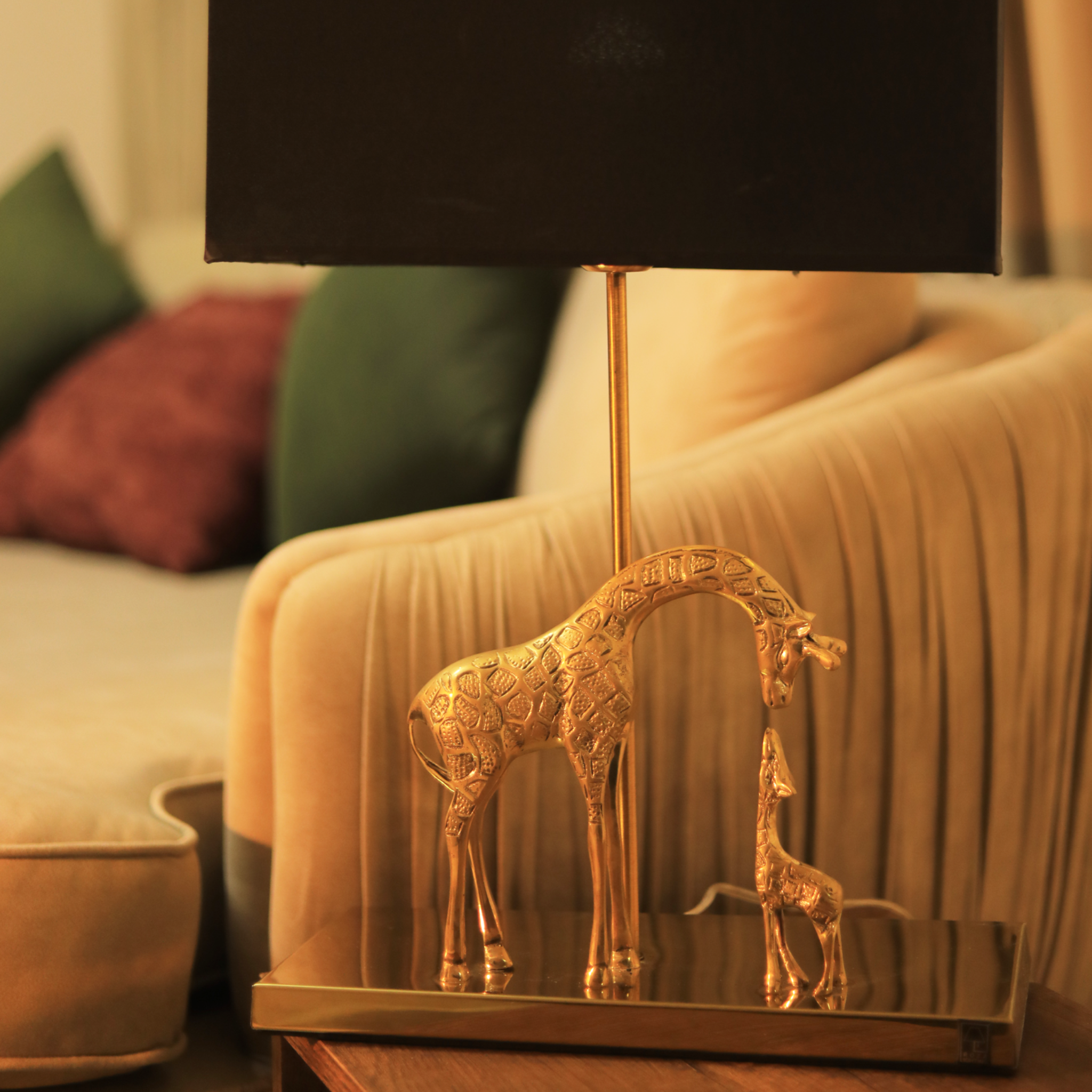 Golden Giraffe table lamp