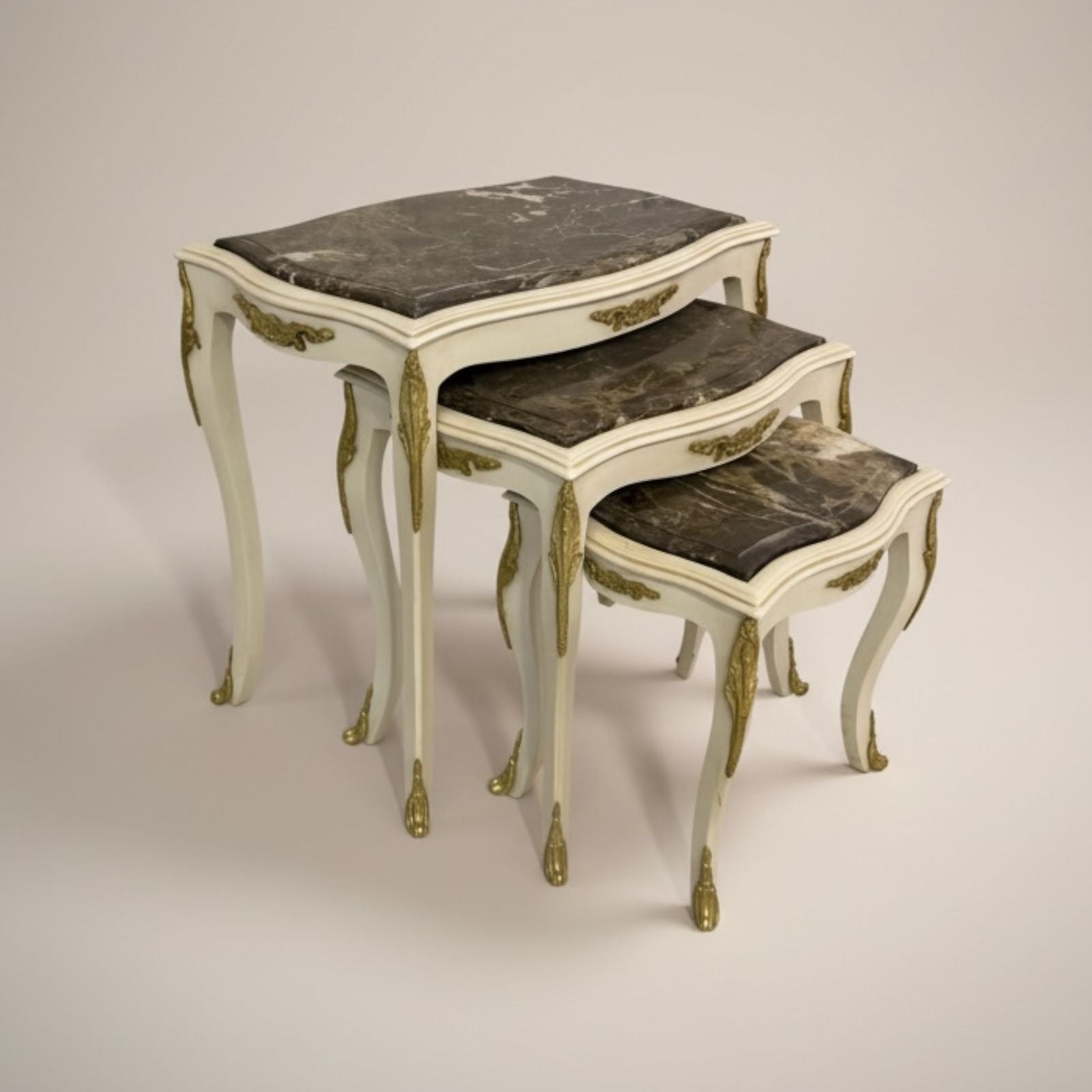 طقم ترابيزات جانبية 3 قطع بتصميم كلاسيك فاخر - Nabolia