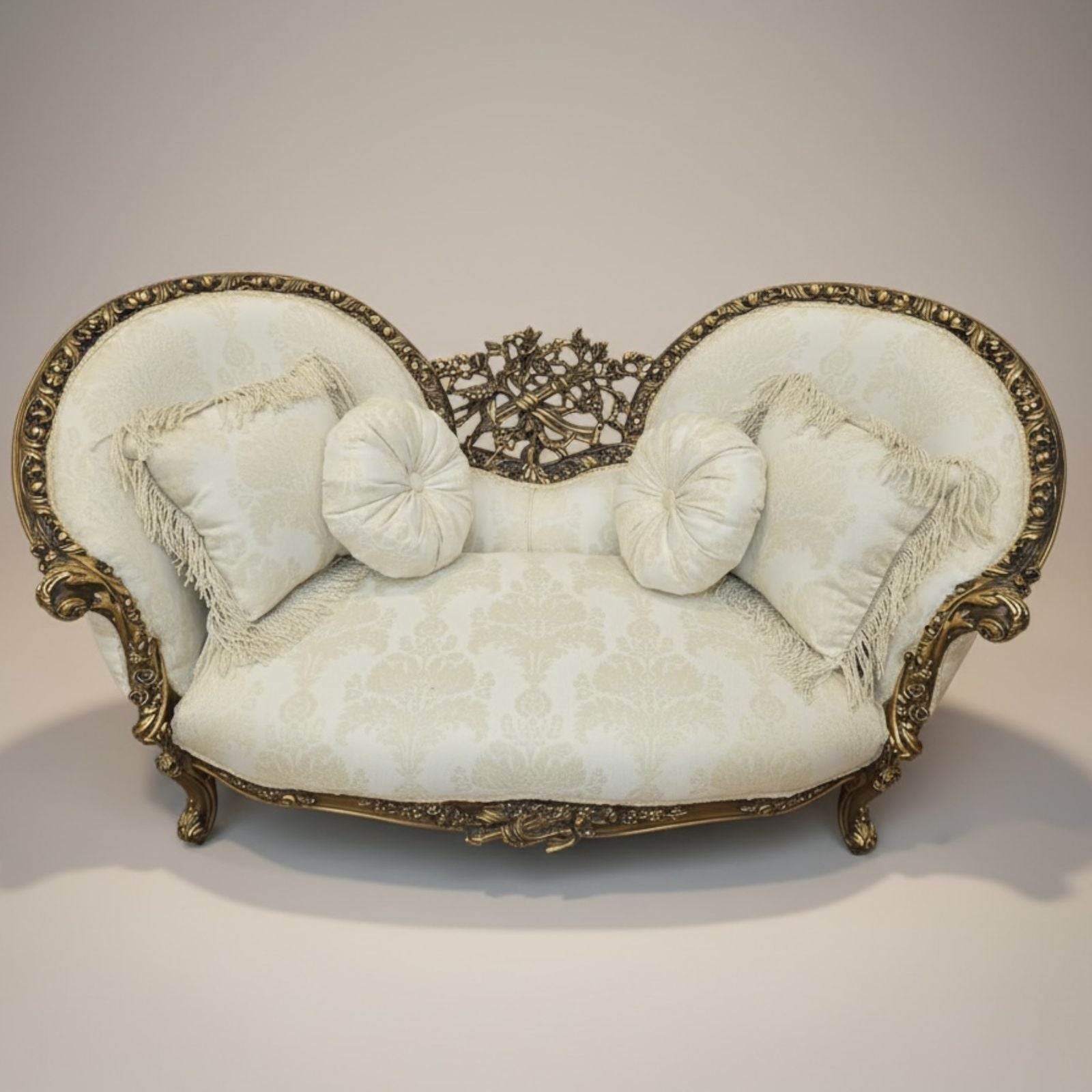 كنبة انتيك فخمة بتصميم كلاسيك راقي