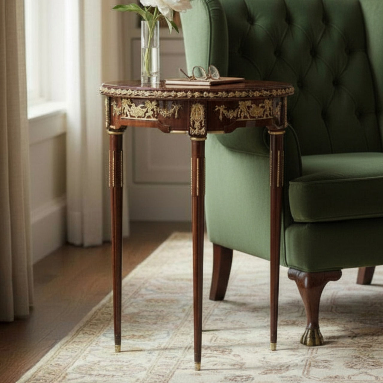 ترابيزة جانبية كلاسيك دائرية بتطعيم نحاس