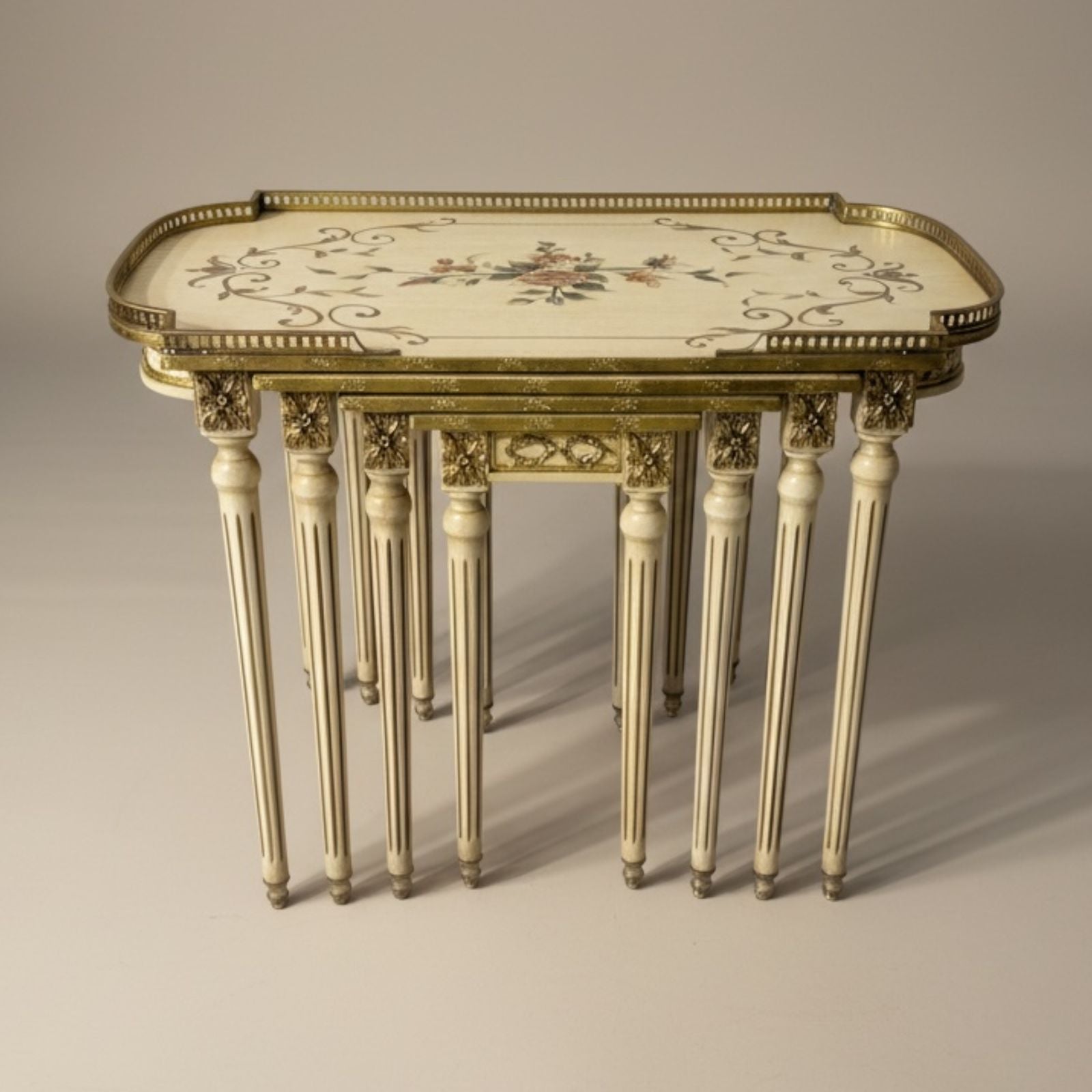 طقم ترابيزات رباعي طراز فرنسي أنتيك باللون الاوف وايت بتطعيمات نحاس