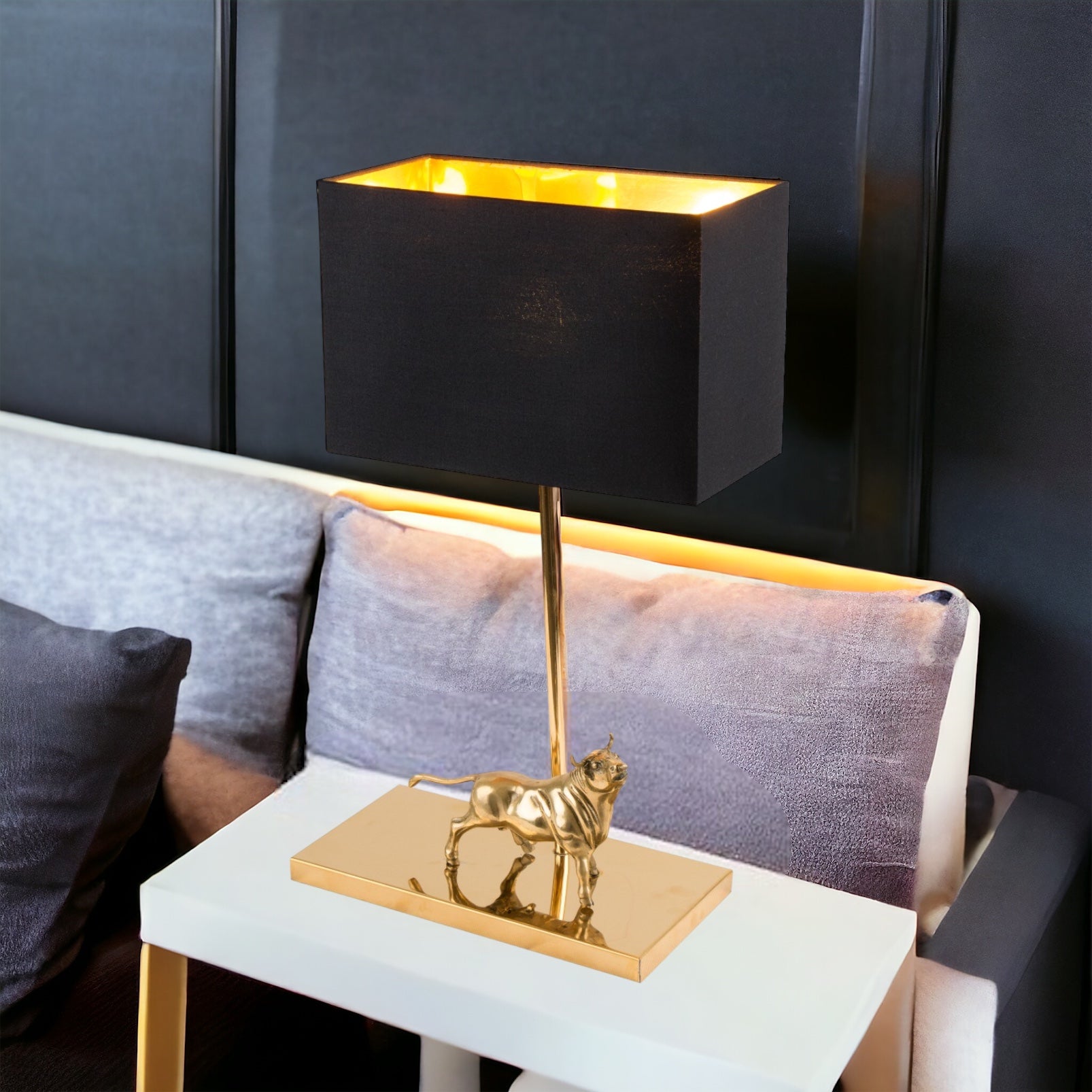 Golden bull table lamp - Nabolia