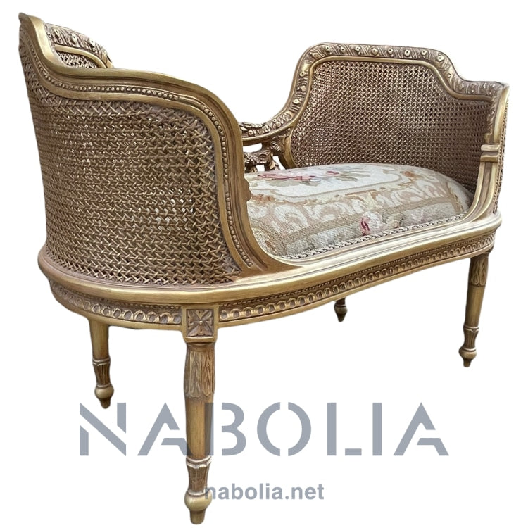 كنبة انتيك ابيسون - Nabolia Damietta hub furniture